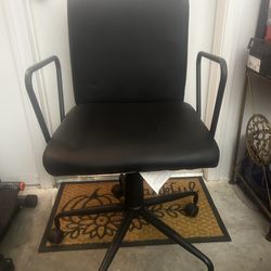 Rolling office chair