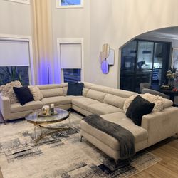 Large 4 Pc Right Arm Chaise Sectional