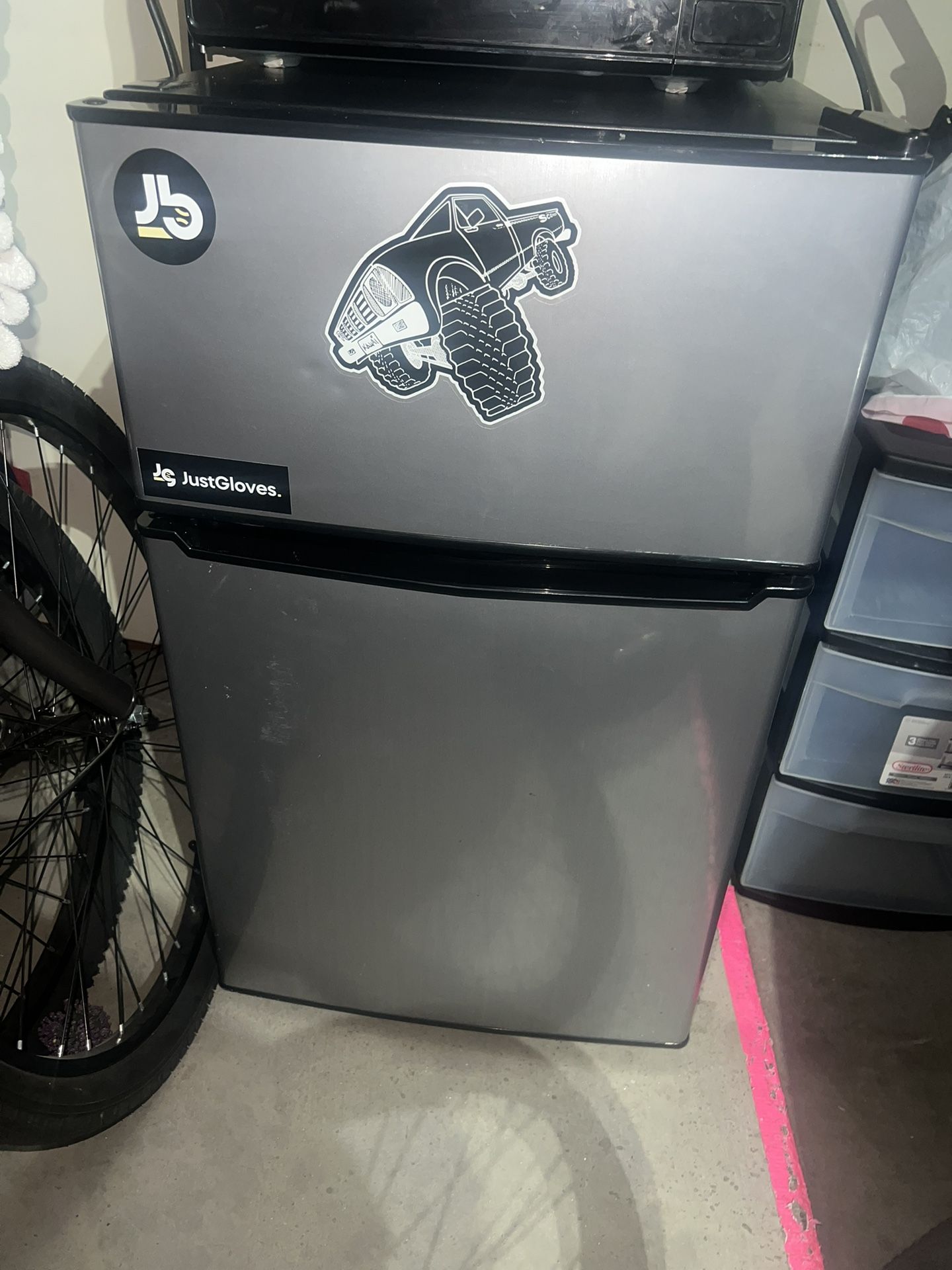 Used galanz mini fridge glr31ts1e02