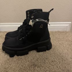 Black Steve Madden Thora Boots