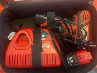Milwaukee M12 Cordless Drill/Driver or Screwdriver Combo Kit
