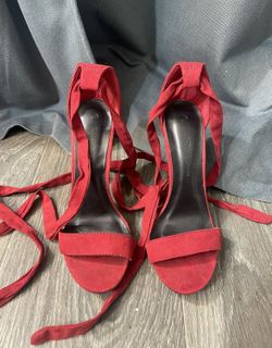 Lace Heels / String Heels
