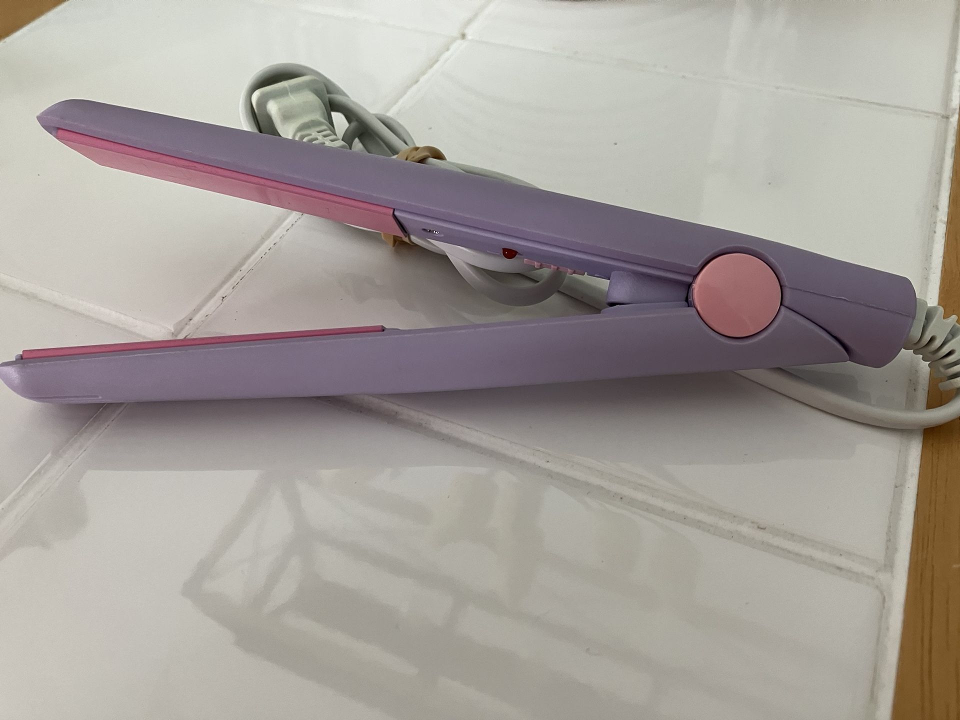 MINI HAIR STRAIGHTENER