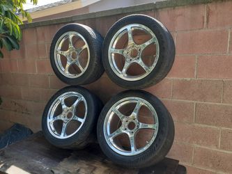 Set of factory Corvette s!lpolished AlloysWheels .