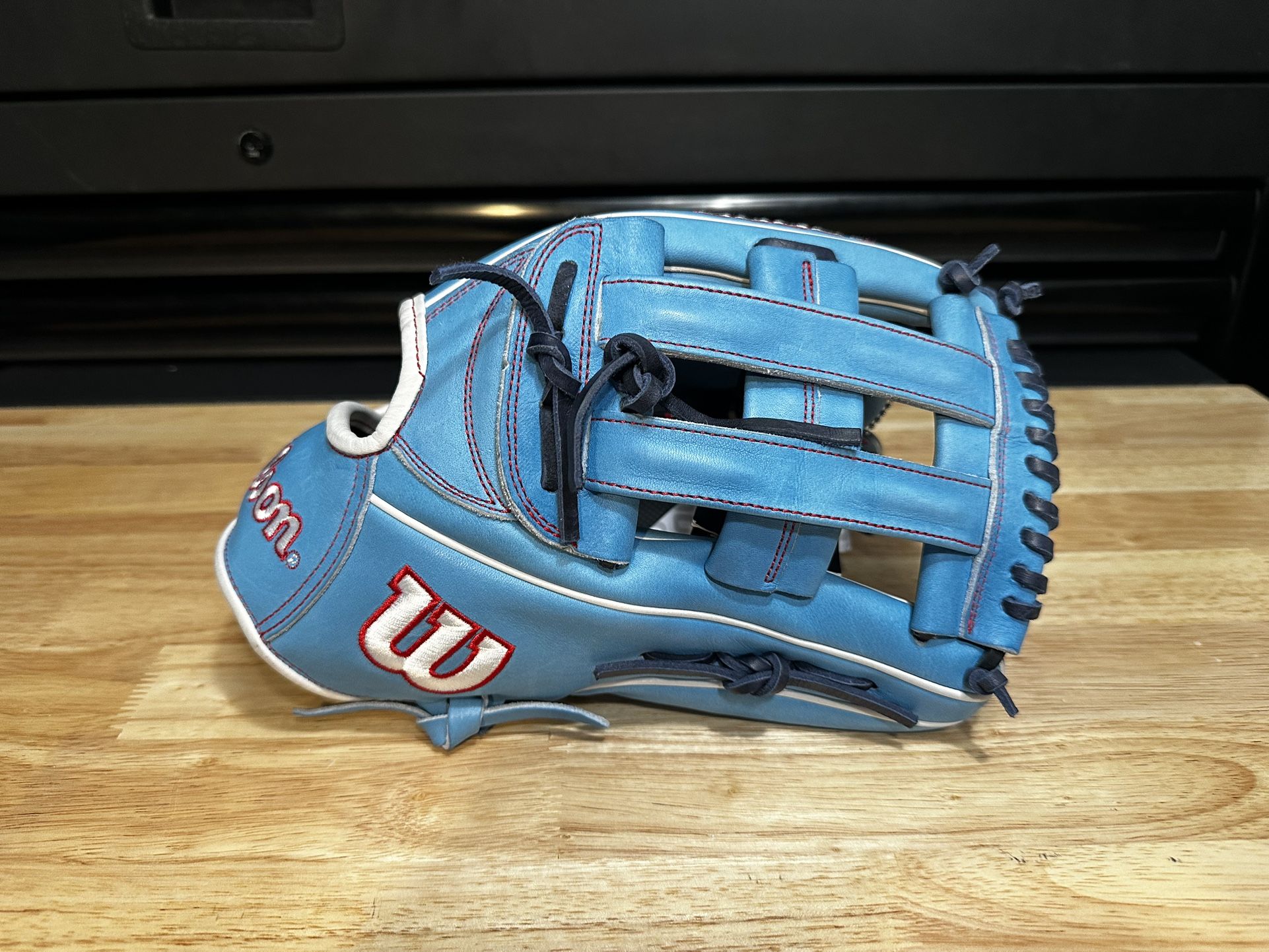 *NEW* 2025 Wilson A2000 12.75” Baseball/Softball Glove