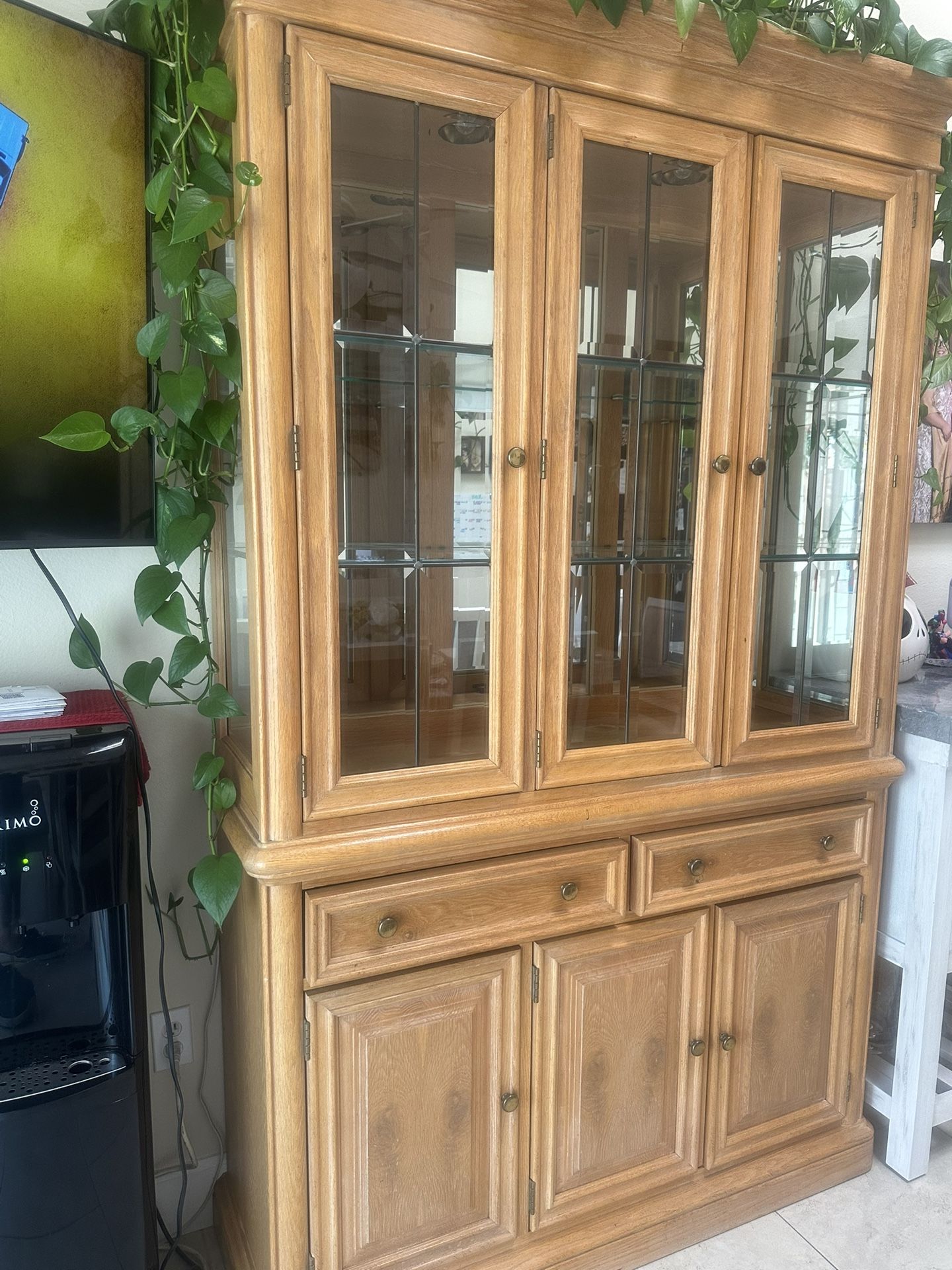 China Display Case Stanley Furniture