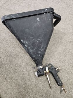 Husky 1.75 Gallon Gravity-Feed Drywall Texture Hopper Gun Sprayer