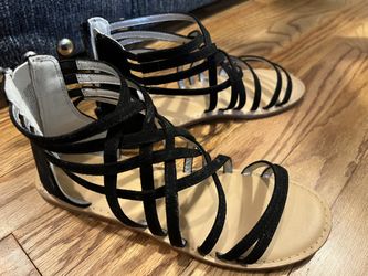 Girls Sandals: Size 5