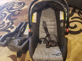 Double stroller. Car seat separate