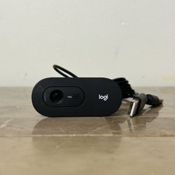 New Logitech C505e webcam 720p with Mic for laptop, desktop Mac / Windows computer or other devices
