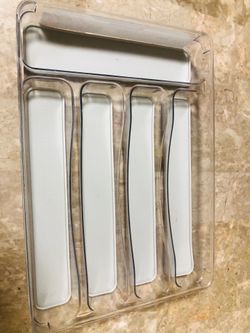 Cutlery organizer