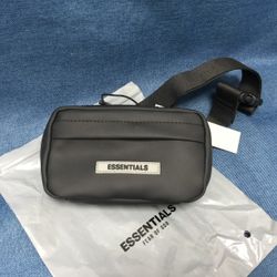 Men’s Essentials Sling Bag In Dark Slate/Stretch Limo/Black