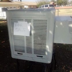4ftby4ft  Watercooler Has Motor 3 Speeds New Waterpump And All The Drip Hoses It's Missing One Coolerpad No Holes Or Rust It's Quiet