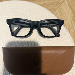 Ray-Ban Meta (Gen 1), Wayfarer, Large Matte Black Clear to Black transitions