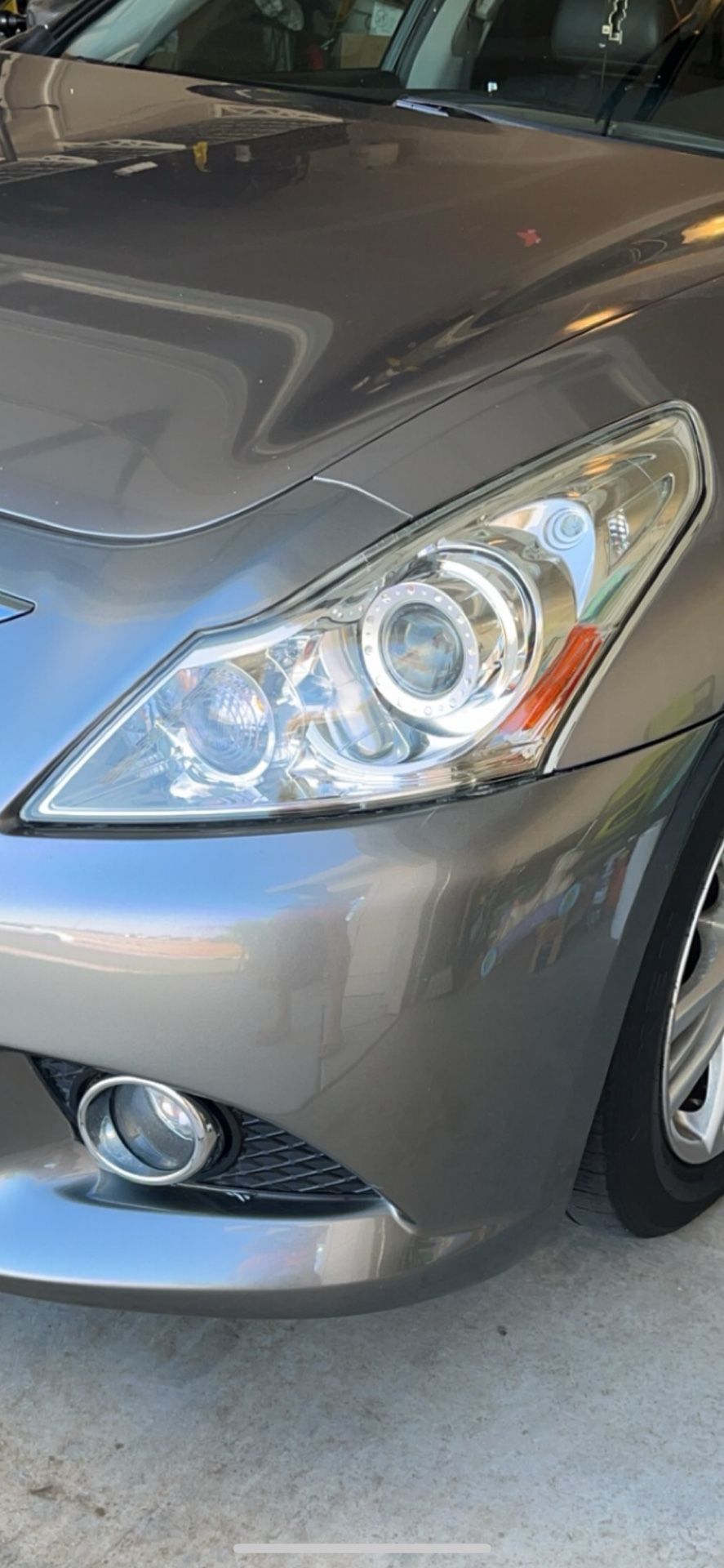 Infiniti G37 Headlight left