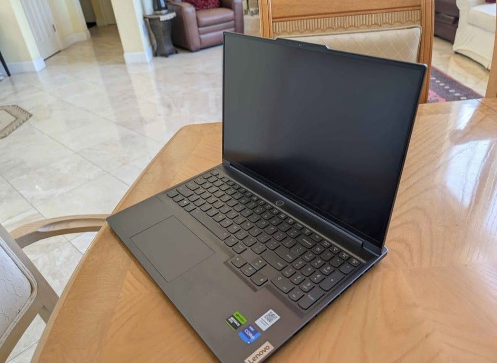 Sleek and Powerful Gaming Laptop (Legion Slim 7) i9 13900h, RTX 4070