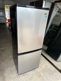 Dandy Refrigerator 9.2 cu ft (1 month warranty)