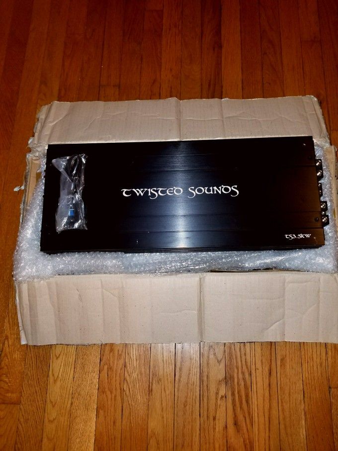 Twisted Sounds 3.5k Amplifier. Excellent condition