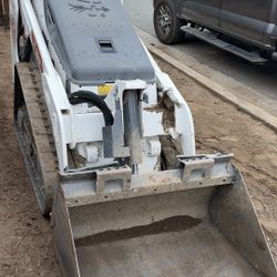 MT 100 - Mini Track Loader 