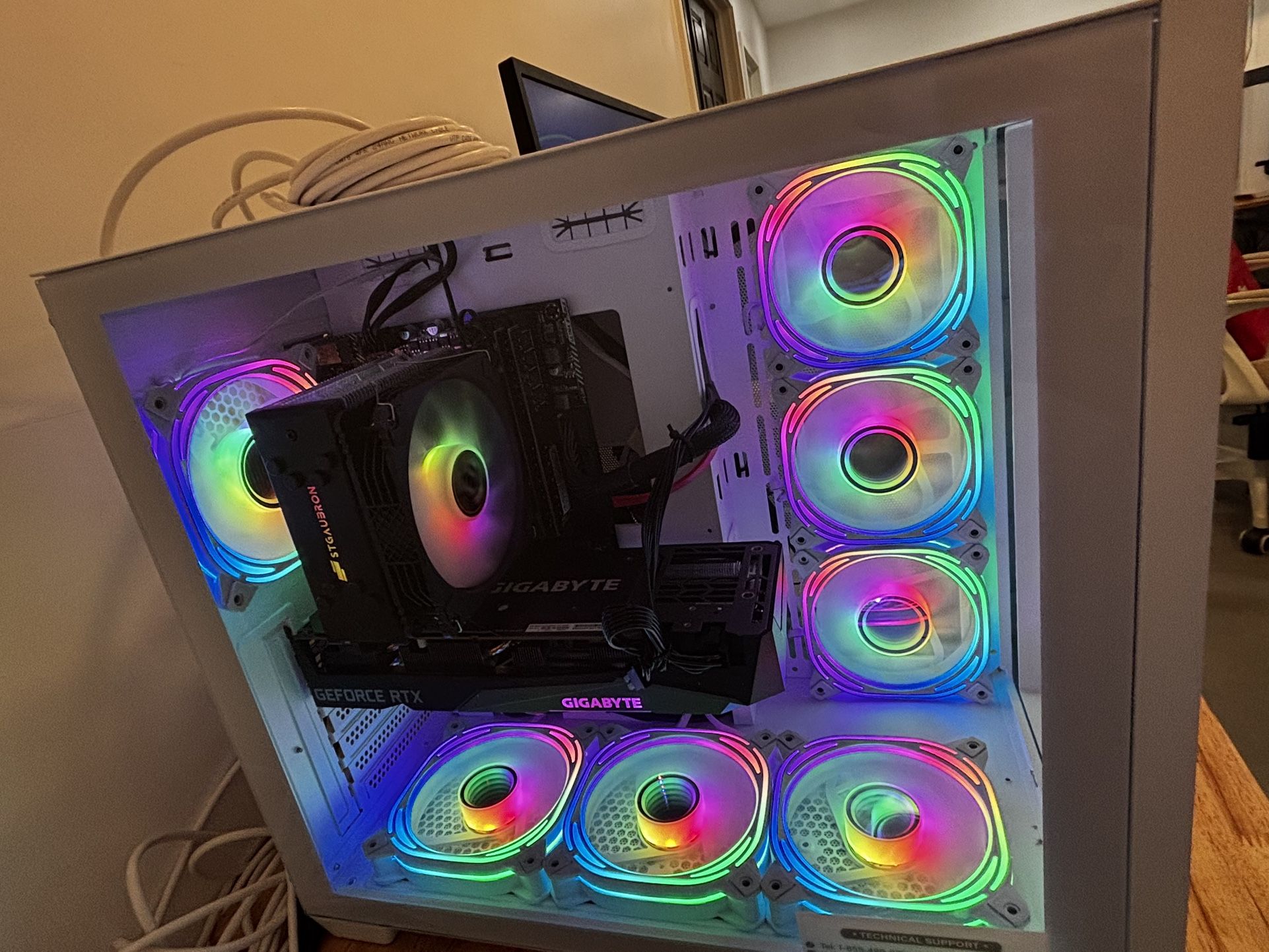 GAMING COMPUTER. STGAUBRON. DESKTOP. INTEL COR i9-11900kf Up to 5.3G. 7 fans. Windows 11 Monitor 32”