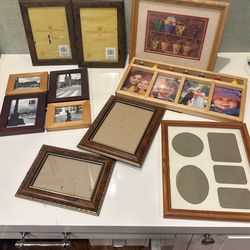 Set of 8 wooden frames 