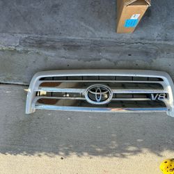 Toyota Tundra 04-06 Front Grill