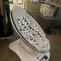 4Moms MamaRoo Swing