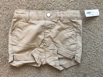 Old Navy 2T khaki shorts baby girl