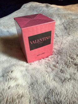 Valentino Donna Born In Roma