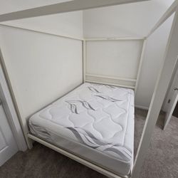 Modern Metal Canopy Platform Bed – Queen Size