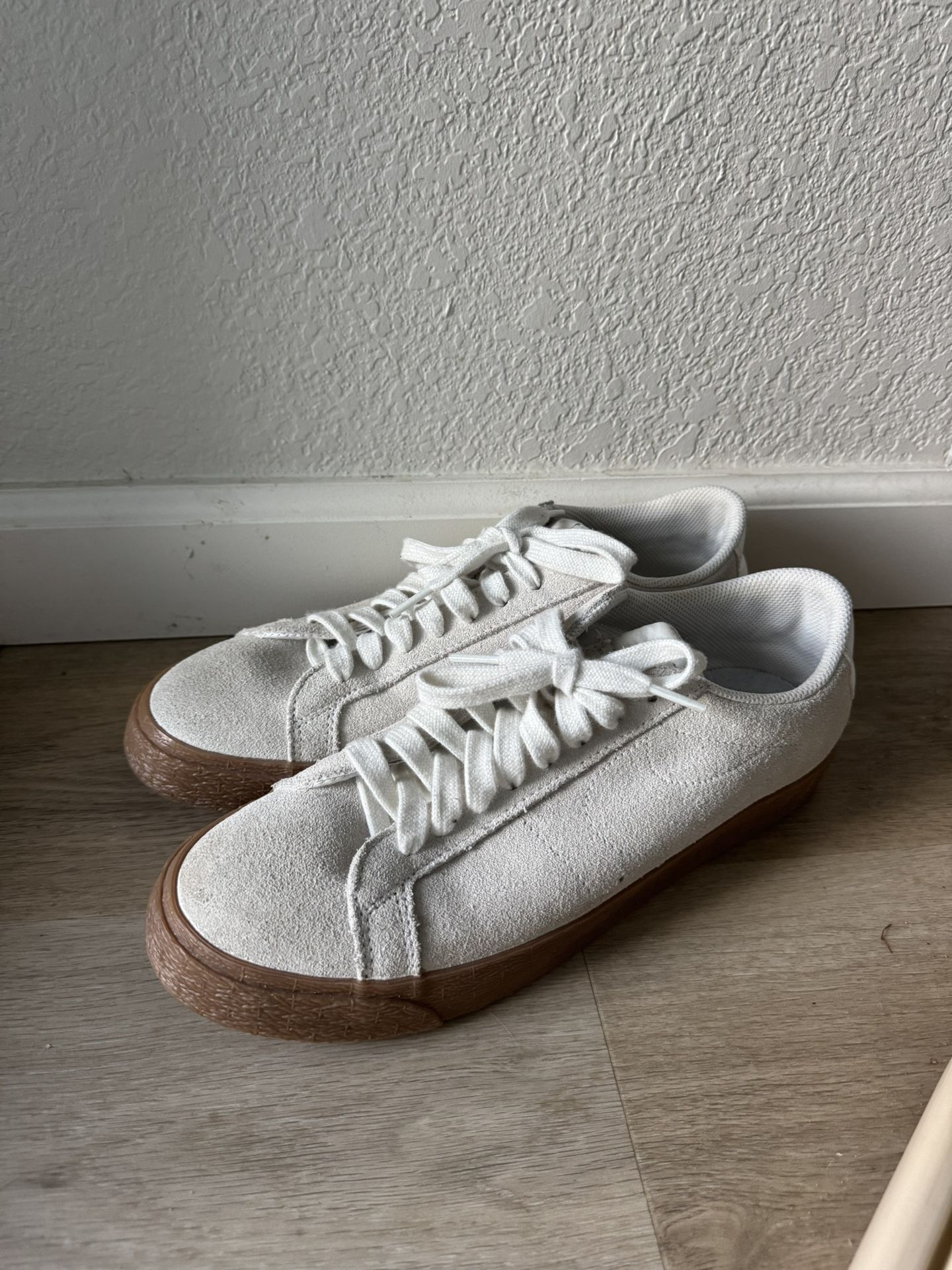 Nike SB Zoom Blazer Low 864347-100 Men's US 10 White Suede Leather Sneaker Shoes