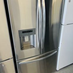Kenmore French Door Stainless Steel refrigerator in great working condition like new
