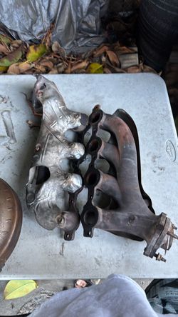 Exhaust manifolds