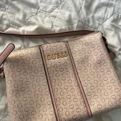 GUESS PURSE 