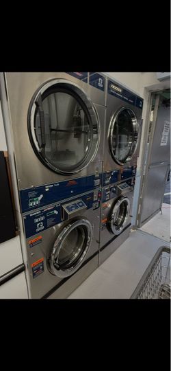 FOR SALE – 2023 Dexter C-Series Express 30 LB Stack Washer/Dryer
