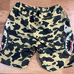 BAPE 1St Camo Side Shark Shorts 