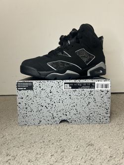 DS JORDAN 6 CAP AND GOWN SIZE 10, 10.5, 13