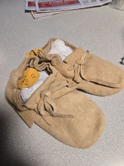 Moccasins Native Made Size 13 Child