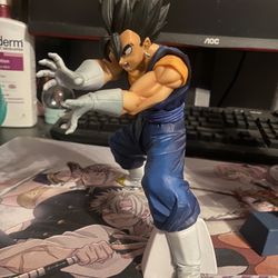 Dragonball statues