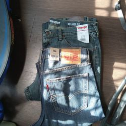 2 Pair Levis And Wrangler