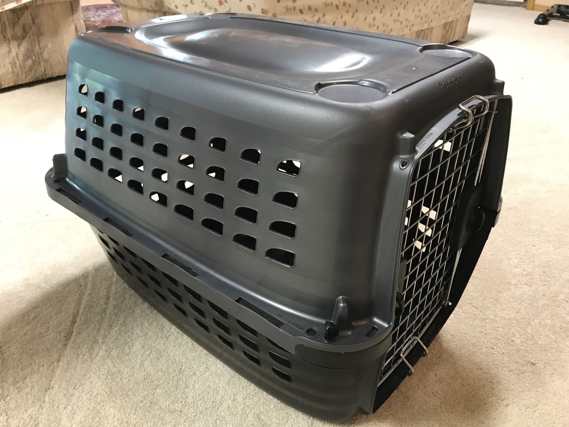 REDUCED PRICE: Pet Kennel