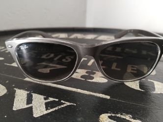 Ray Ban new wayfarer sunglasses