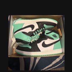 Jordan 1 Green Glow 