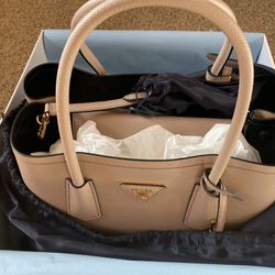 NWB💕Prada💕Double Bag in 100% Italian Cuir Leather