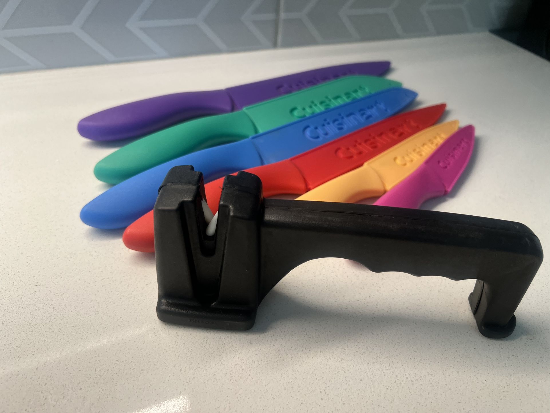 6 Piece Cuisinart Colorful Knife Set & FarberWare Knife Sharpener for