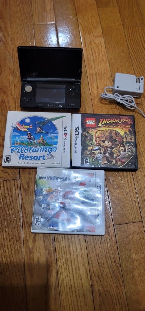 Nintendo 3DS with 3 Games