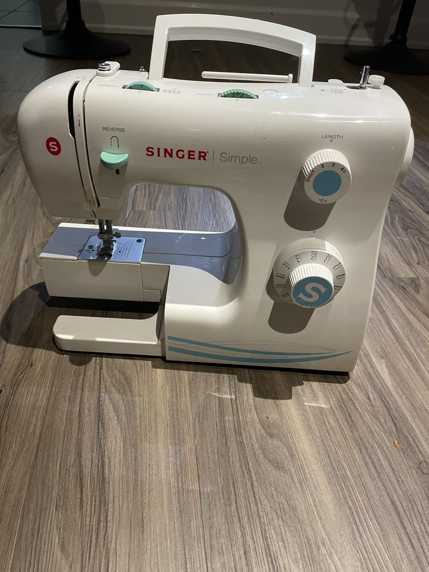 Singer Electric Sewing Machine 