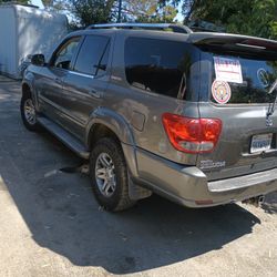 06 Toyota Sequoia
