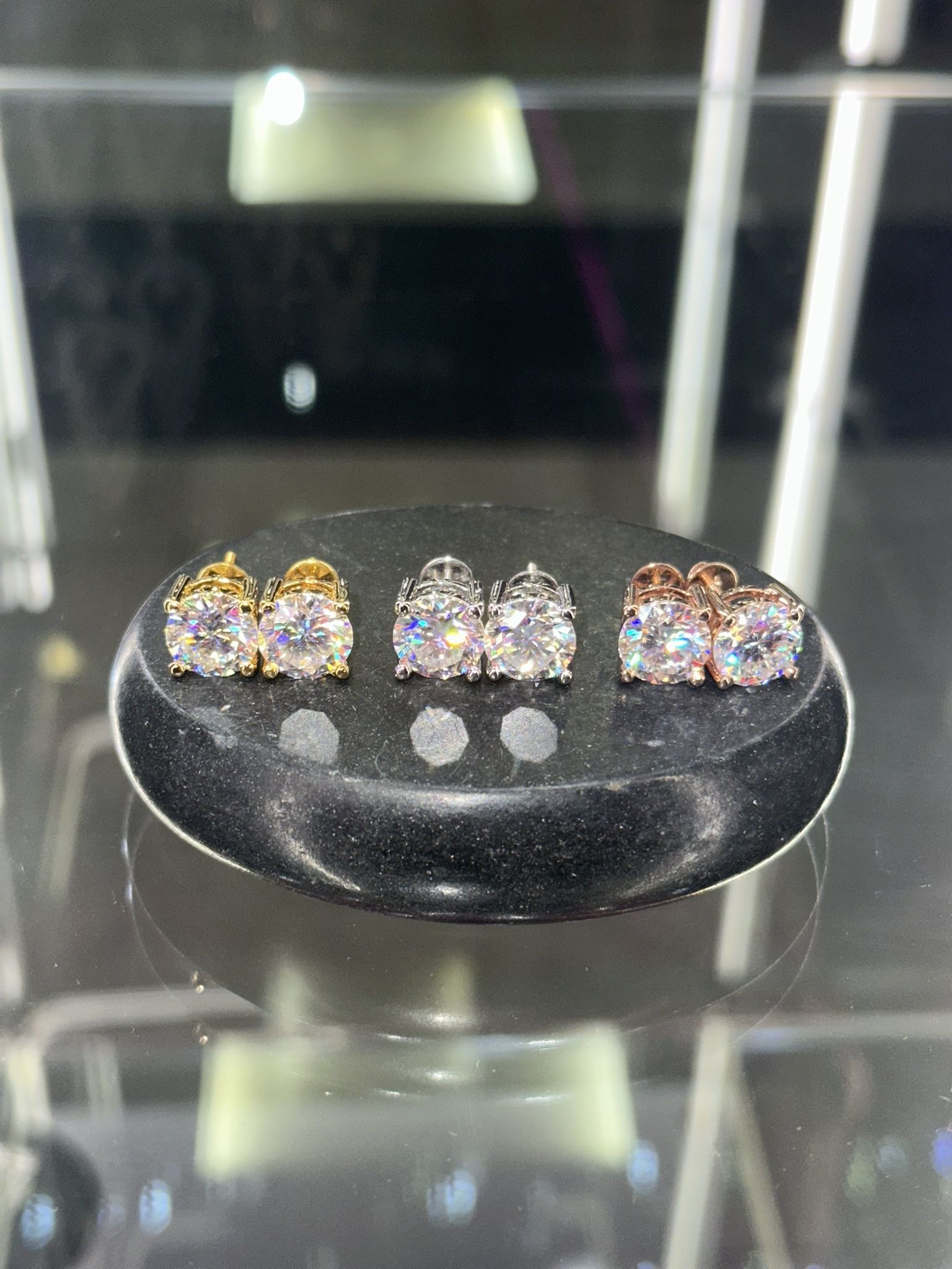 2K Moissanite Diamond Stud Earrings