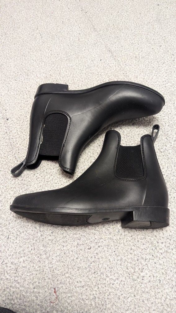 Women's Rain Boots - Size 8